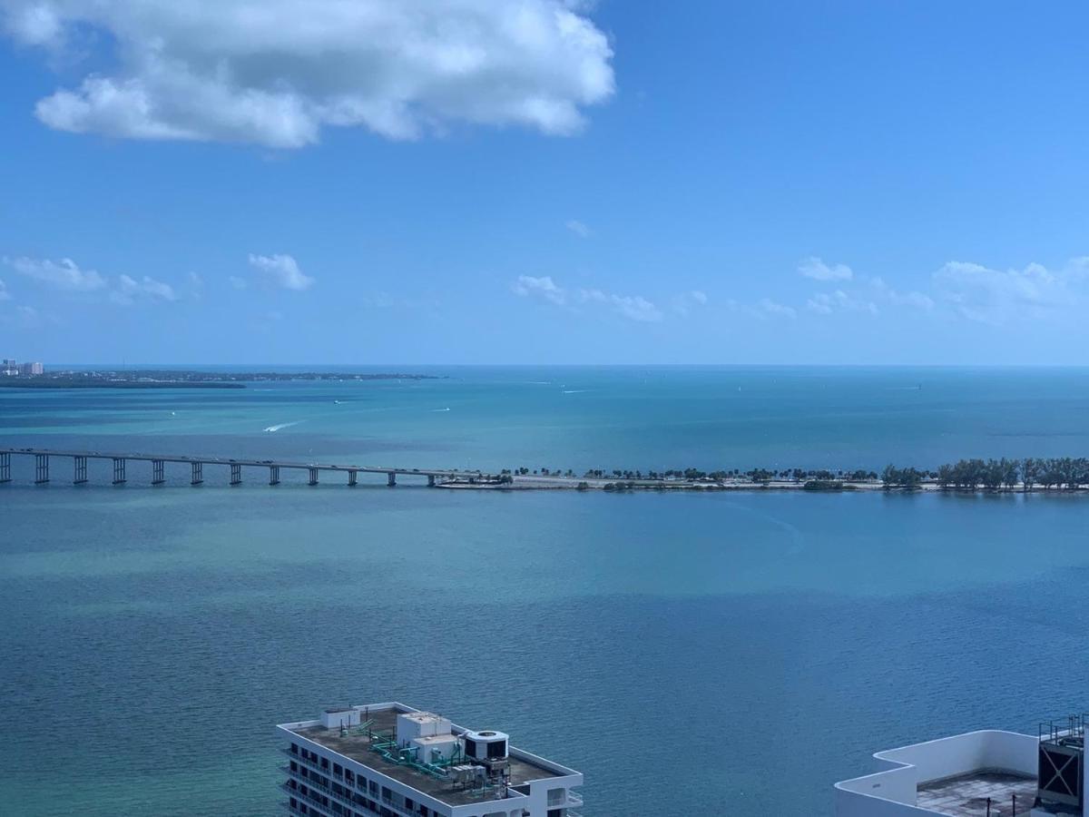 Four Seasons Hotel Miami Exterior foto