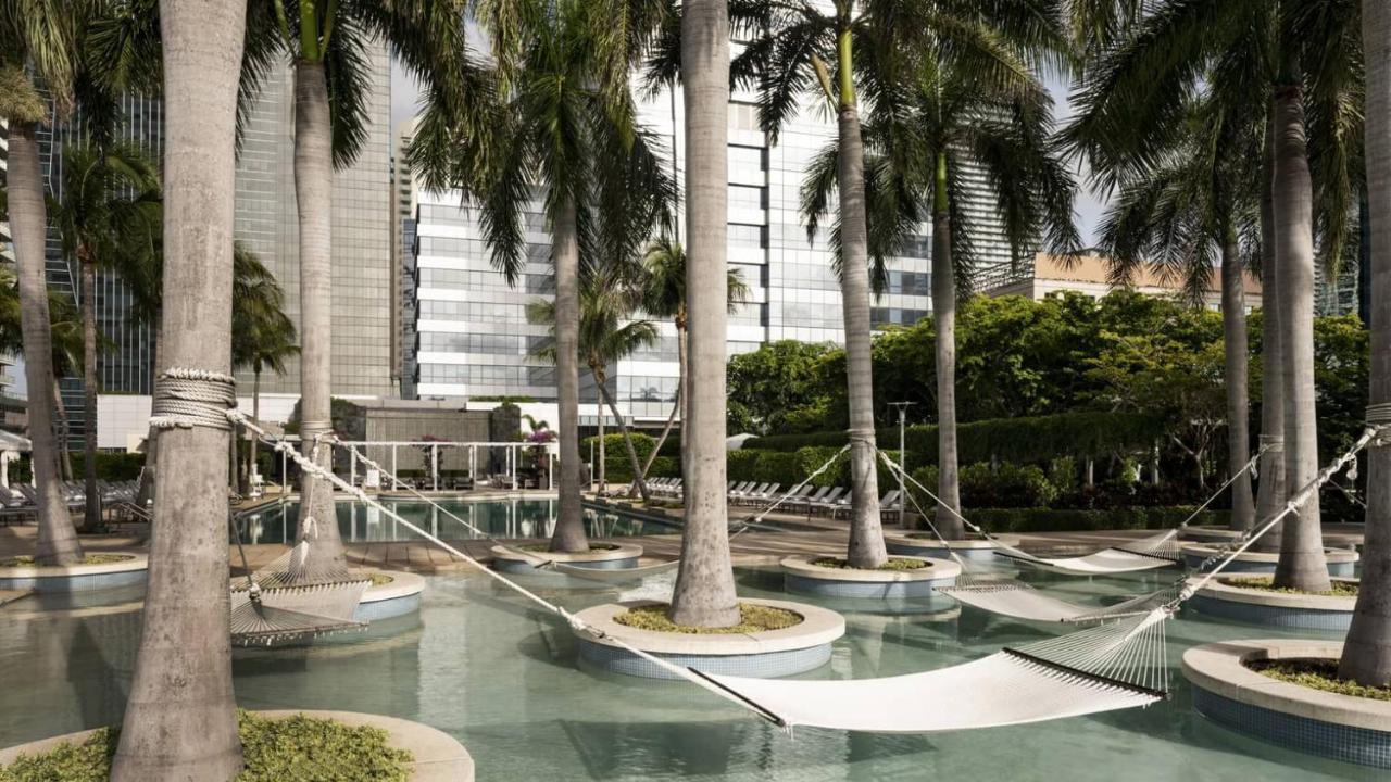 Four Seasons Hotel Miami Exterior foto