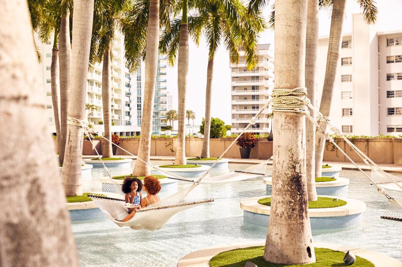 Four Seasons Hotel Miami Exterior foto
