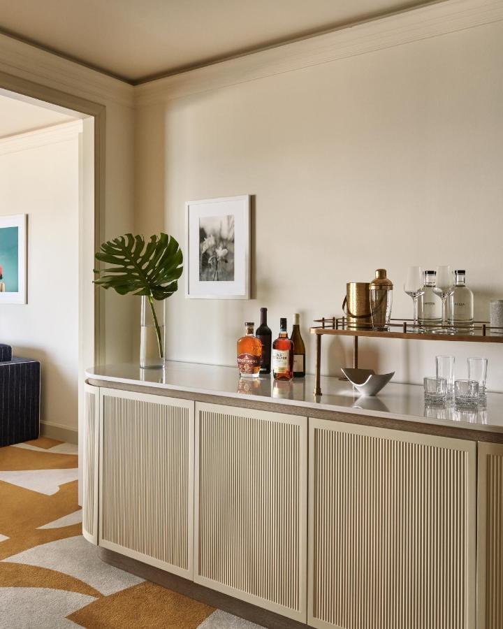 Four Seasons Hotel Miami Exterior foto